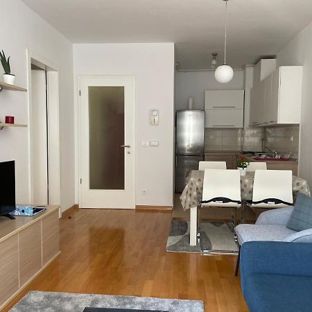Apartment Jelena Загреб Экстерьер фото